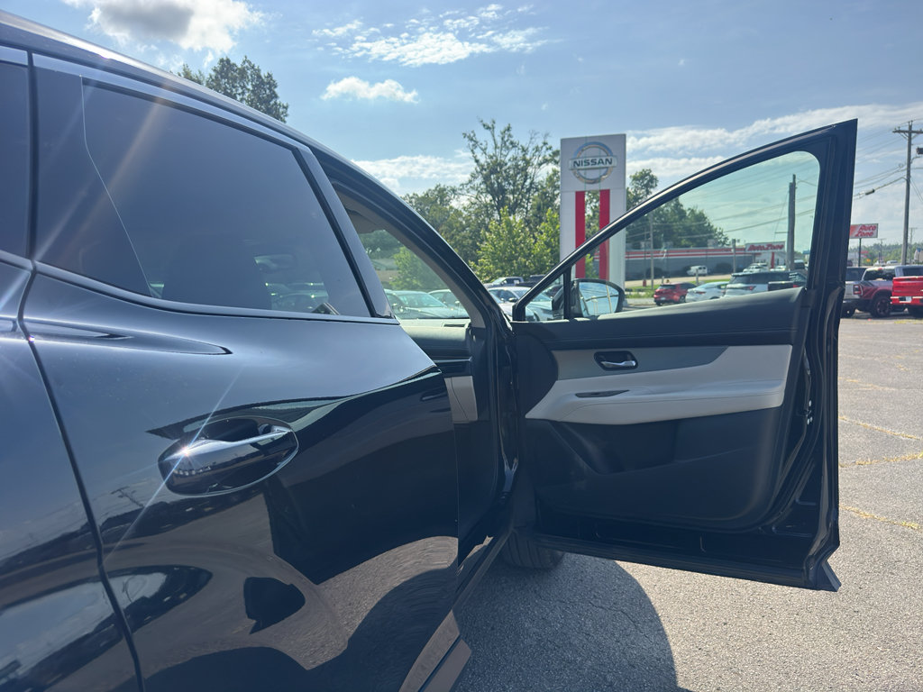 Used 2025 Nissan Murano SL w/ Cargo Package AWD/4WD image 19
