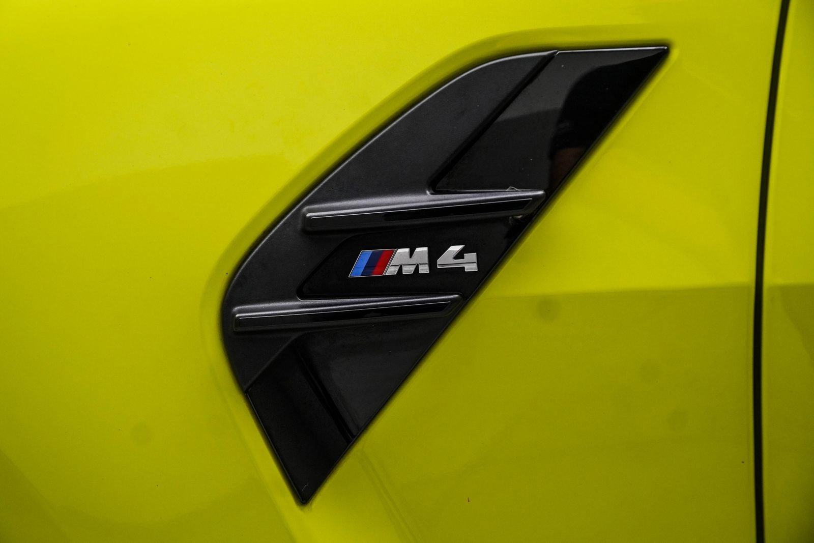 Used 2024 BMW M4 Coupe w/ Executive Package RWD image 9