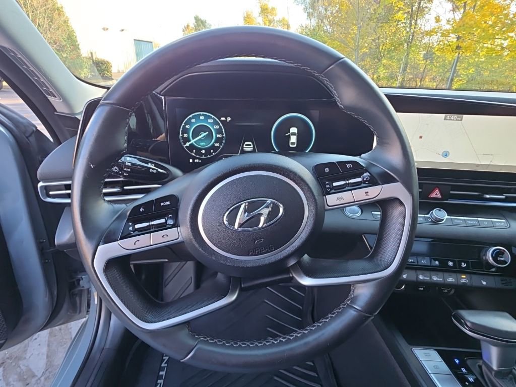 Used 2023 Hyundai Elantra Limited image 18