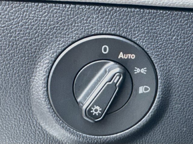Used 2024 Volkswagen Taos SE FWD image 11