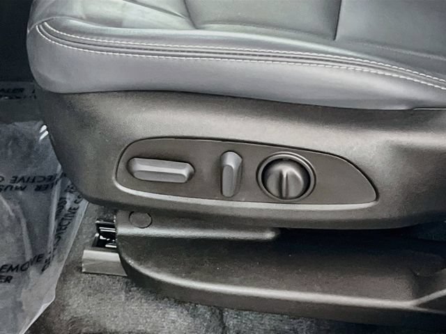 Used 2023 Buick Enclave Essence w/ Sport Touring Edition FWD image 26