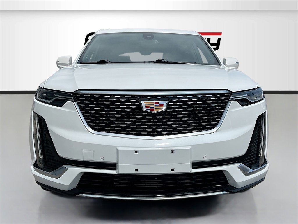Used 2022 Cadillac XT6 Premium Luxury image 2