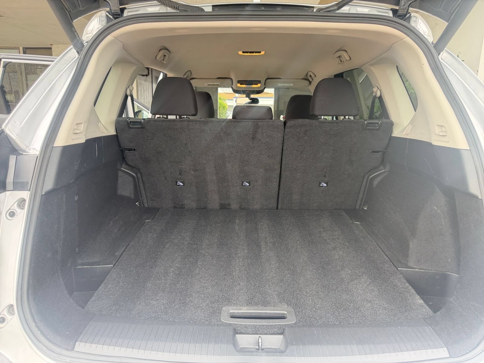 Used 2025 Nissan Rogue SV FWD image 33
