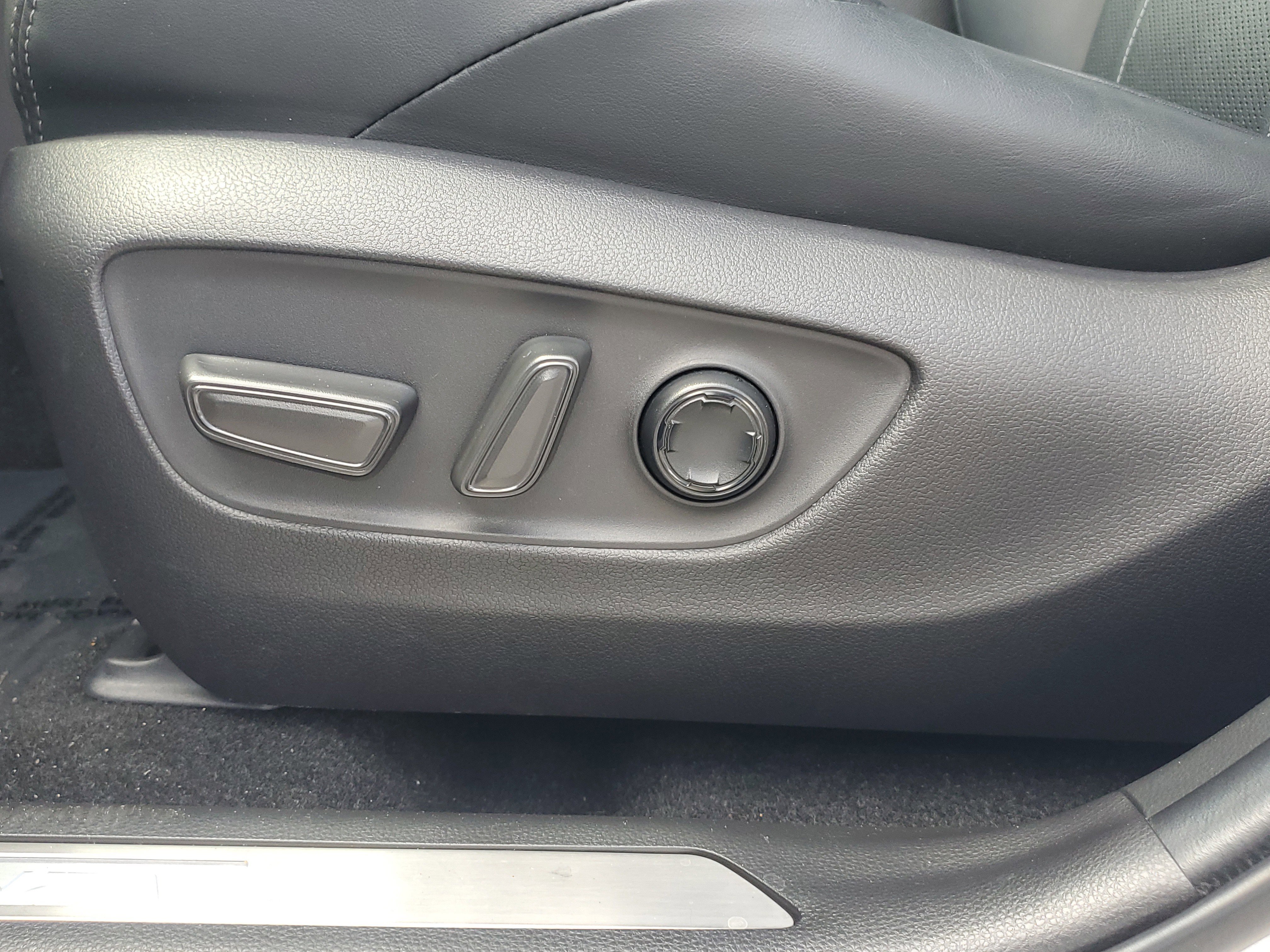 Certified 2021 Toyota Venza Limited w/ Advanced Technology Package image 20