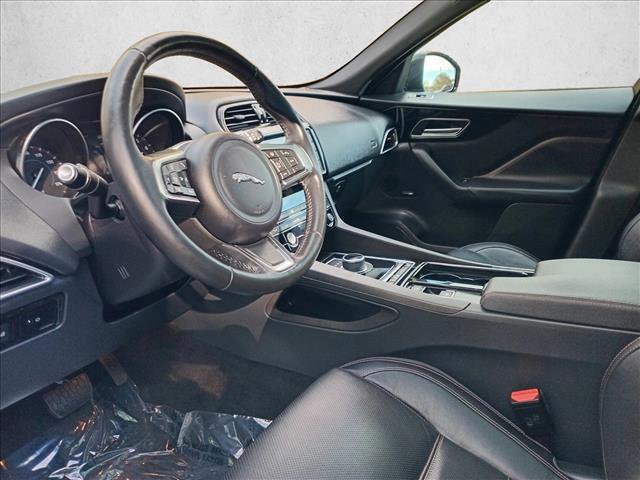 Used 2018 Jaguar F-PACE Prestige image 14