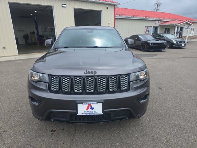 Used 2019 Jeep Grand Cherokee Altitude AWD/4WD image 8