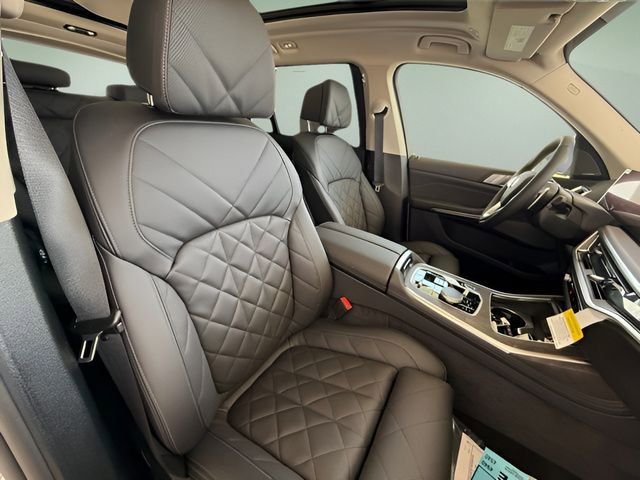 Used 2026 BMW X7 xDrive40i w/ Premium Package image 32