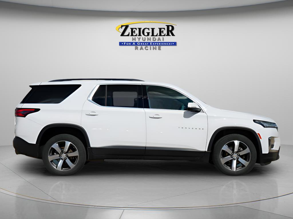 Used 2023 Chevrolet Traverse LT w/ LT Premium Package AWD/4WD image 9