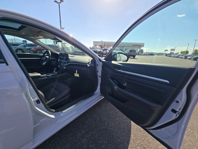 New 2025 Nissan Altima 2.5 SR w/ SR Premium Package image 10