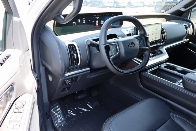 New 2025 Ford Expedition Max Platinum w/ Stealth Appearance Package image 4