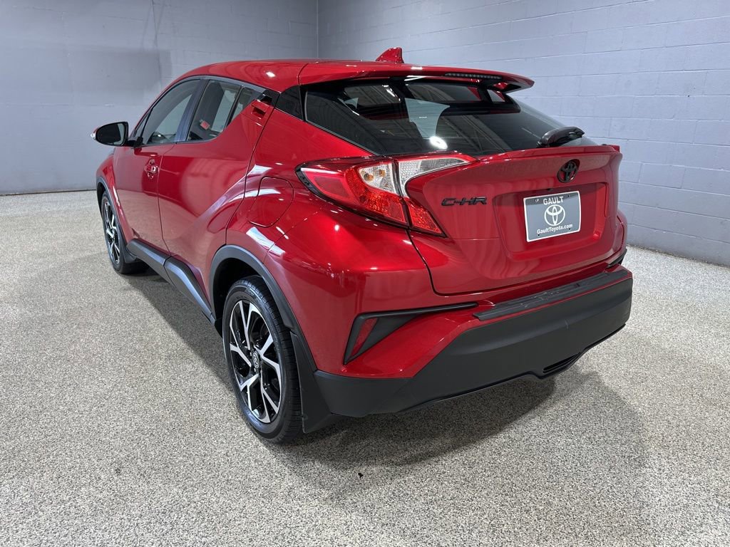 Used 2022 Toyota C-HR XLE image 6