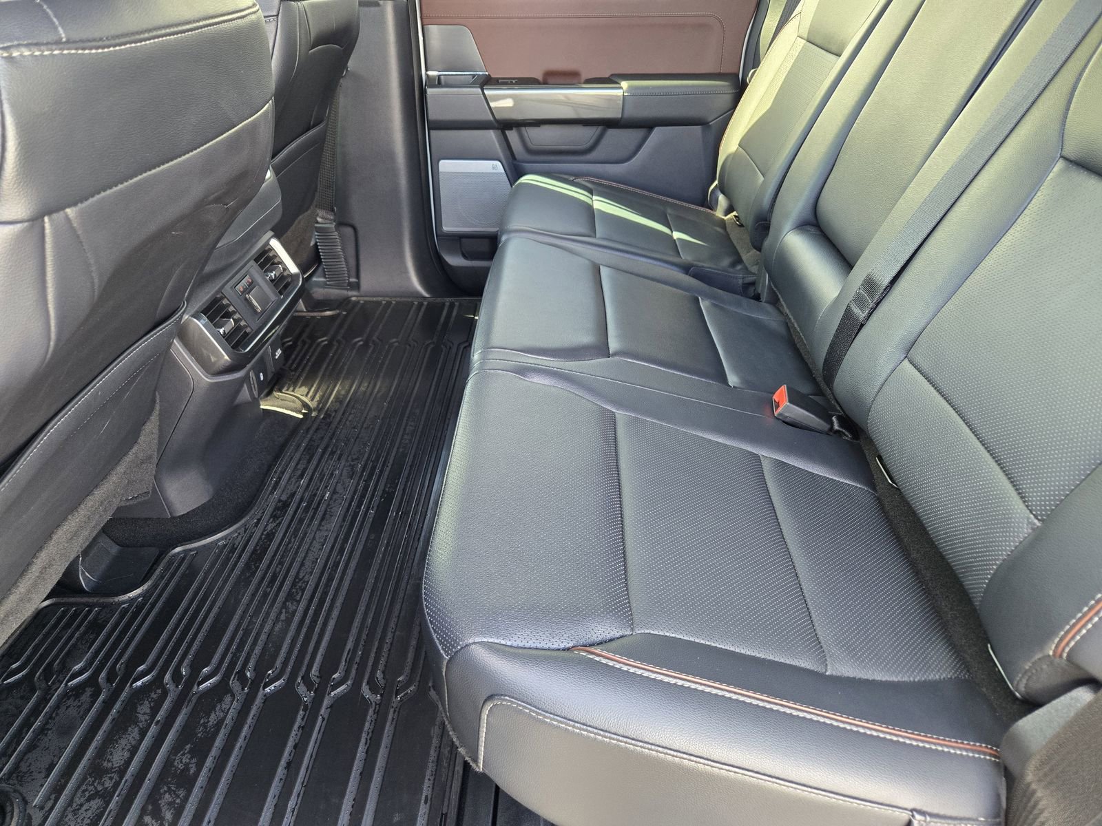 Used 2023 Ford F150 Lariat w/ Equipment Group 502A High image 29