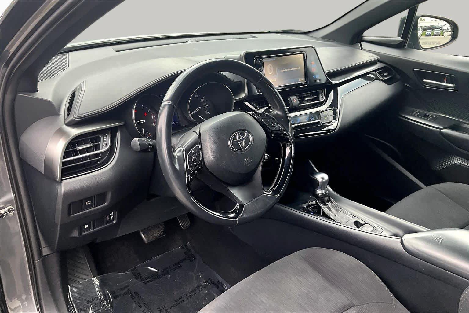 Used 2018 Toyota C-HR XLE FWD image 17