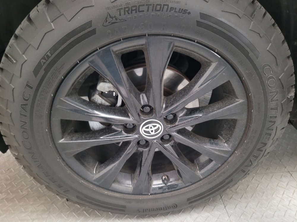 Used 2018 Toyota RAV4 Adventure FWD image 31