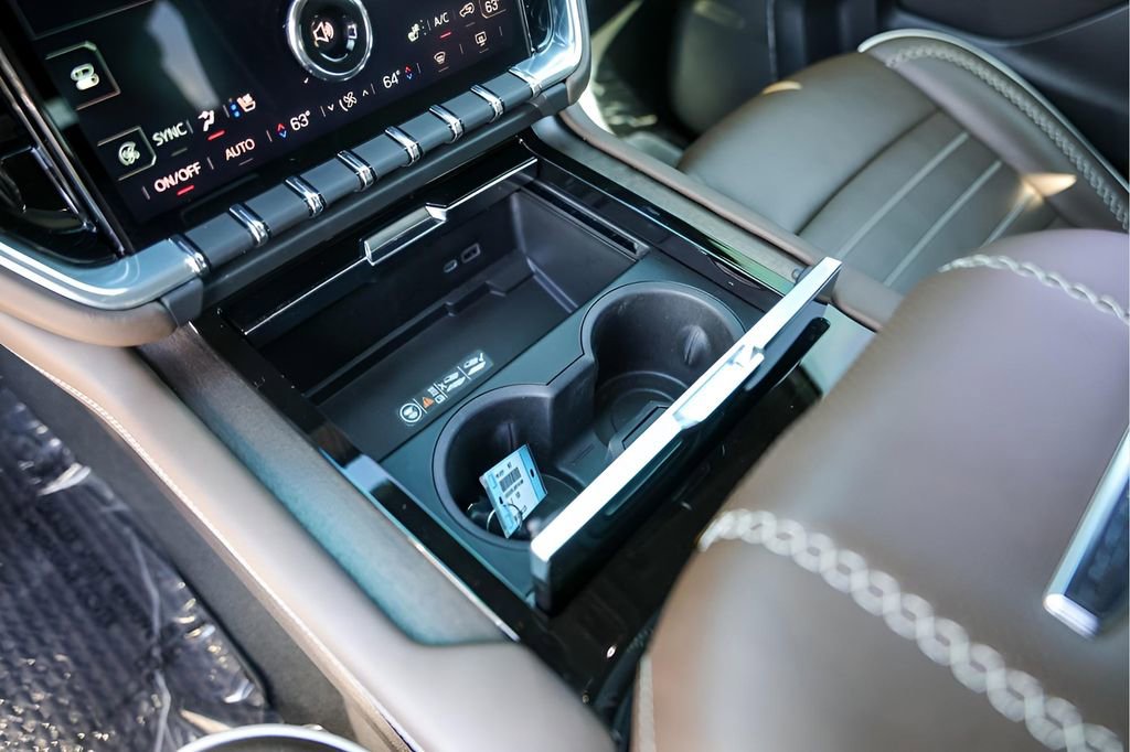 Certified 2025 GMC Yukon Denali Ultimate image 23