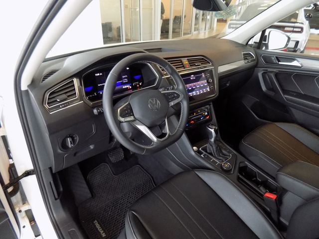 Used 2022 Volkswagen Tiguan SE AWD/4WD image 18