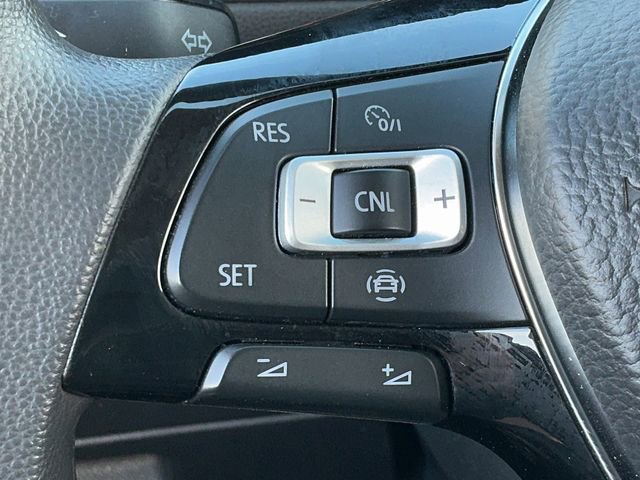 Used 2021 Volkswagen Tiguan S image 23