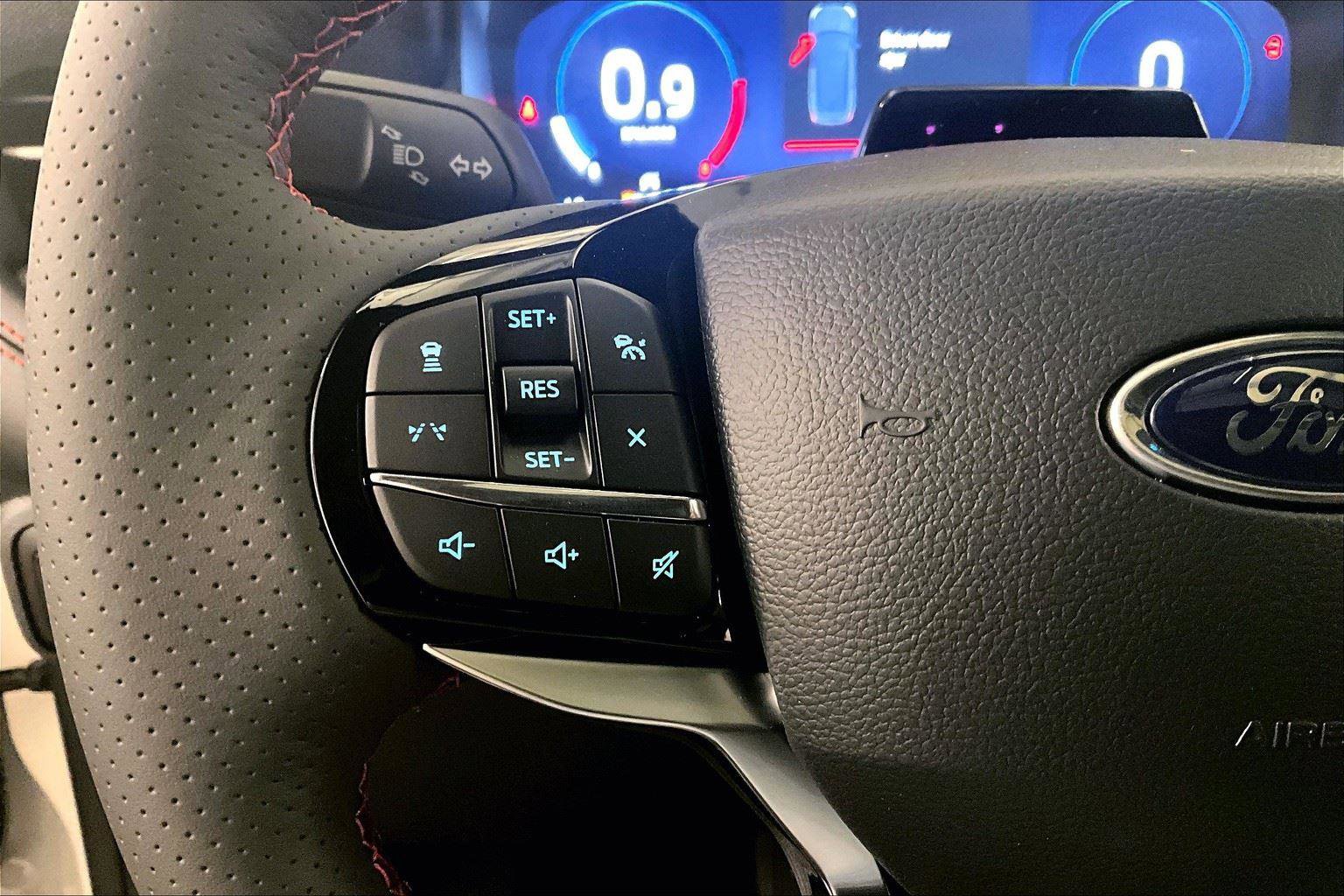 New 2025 Ford Explorer ST-Line w/ Premium Package image 17