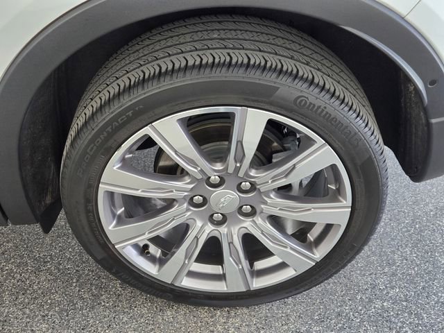 Used 2022 Cadillac XT4 Premium Luxury w/ Enhanced Visibility Package image 9