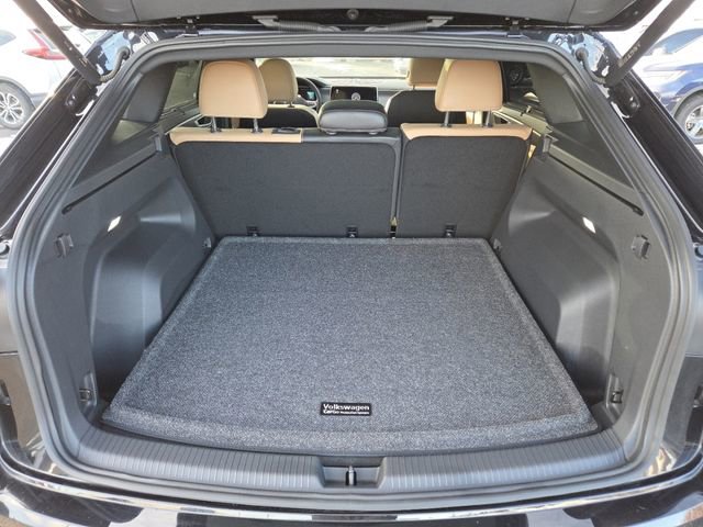 Used 2024 Volkswagen Atlas Cross Sport SEL R-Line image 25