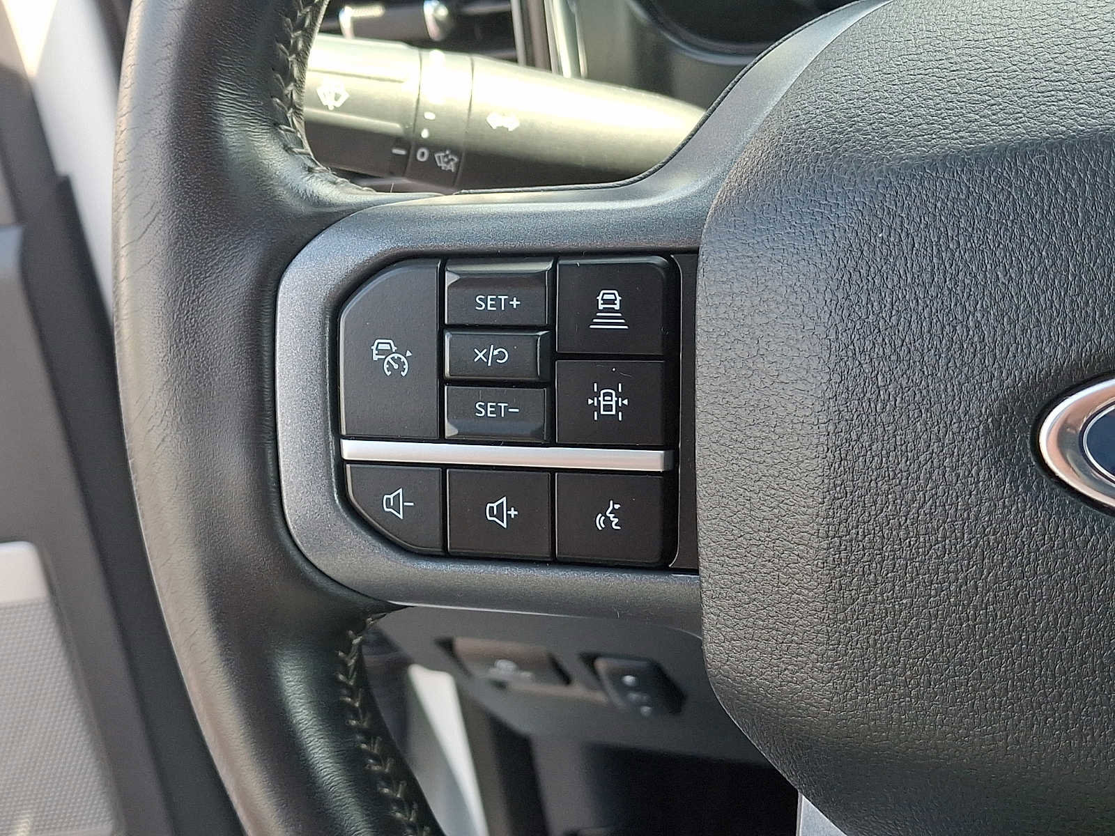 Certified 2024 Ford F350 Lariat w/ Lariat Ultimate Package AWD/4WD image 23