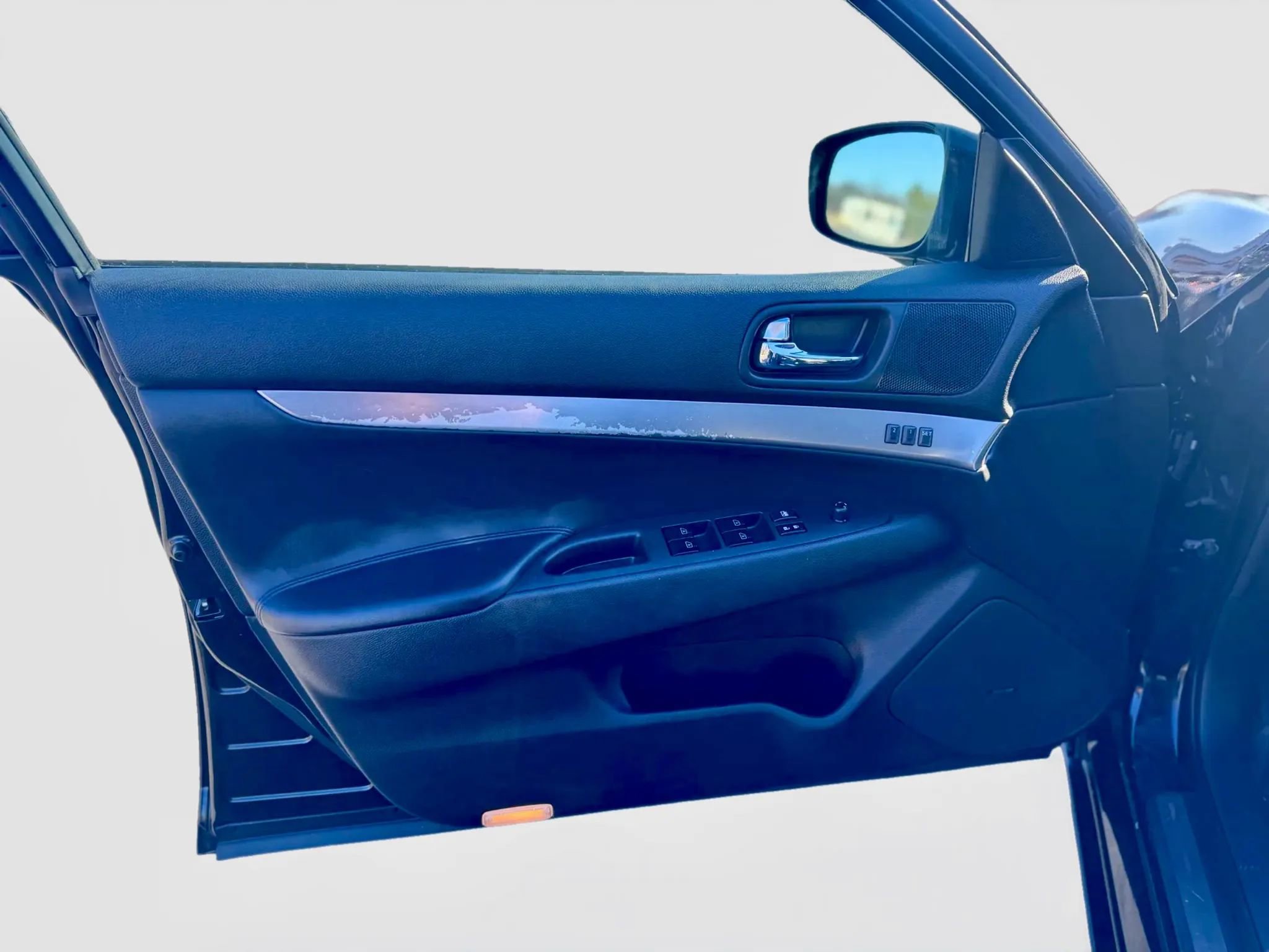 Used 2011 INFINITI G37 x Sedan w/ Premium Pkg image 11