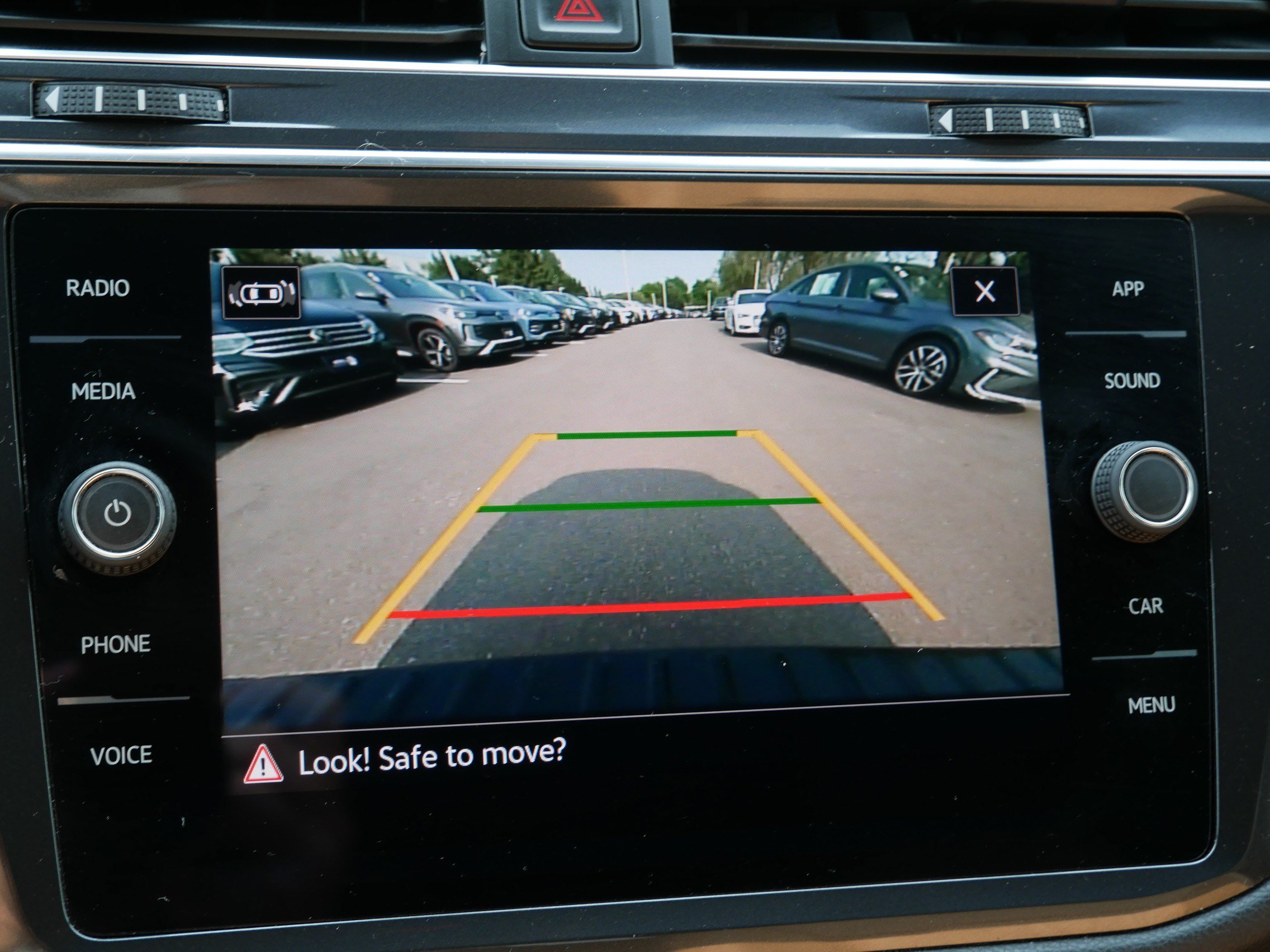 Certified 2023 Volkswagen Tiguan SE R-Line AWD/4WD image 27