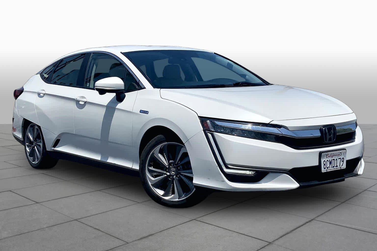 Used 2018 Honda Clarity Touring image 2