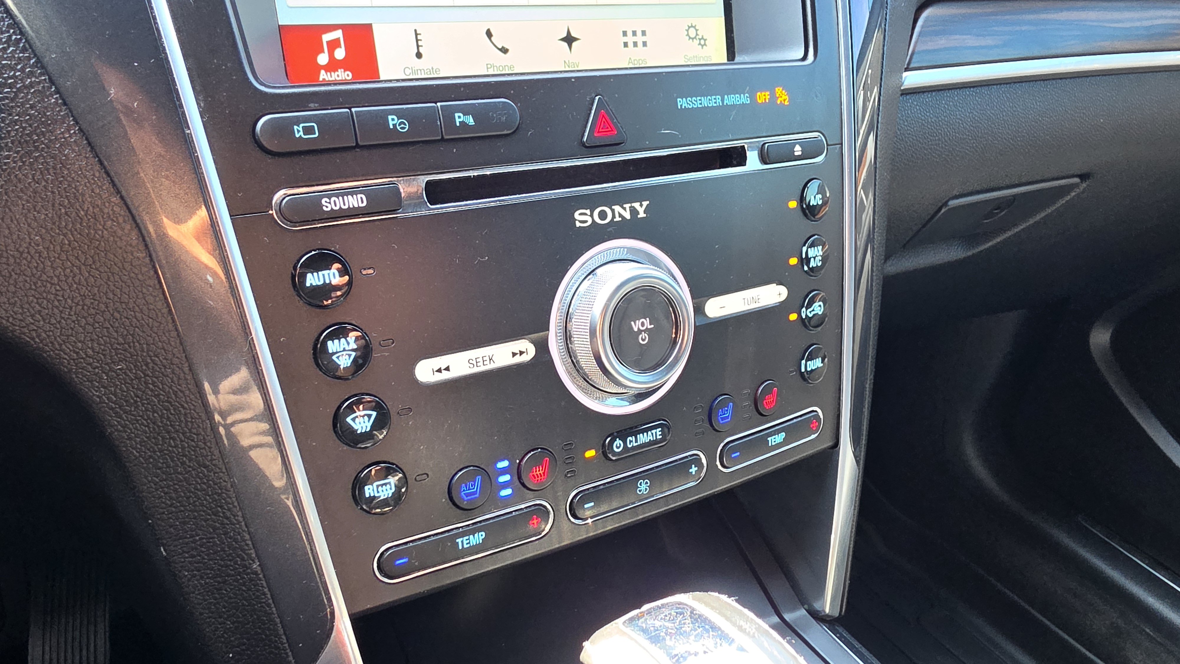 Used 2017 Ford Explorer Limited w/ Equipment Group 301A AWD/4WD image 37