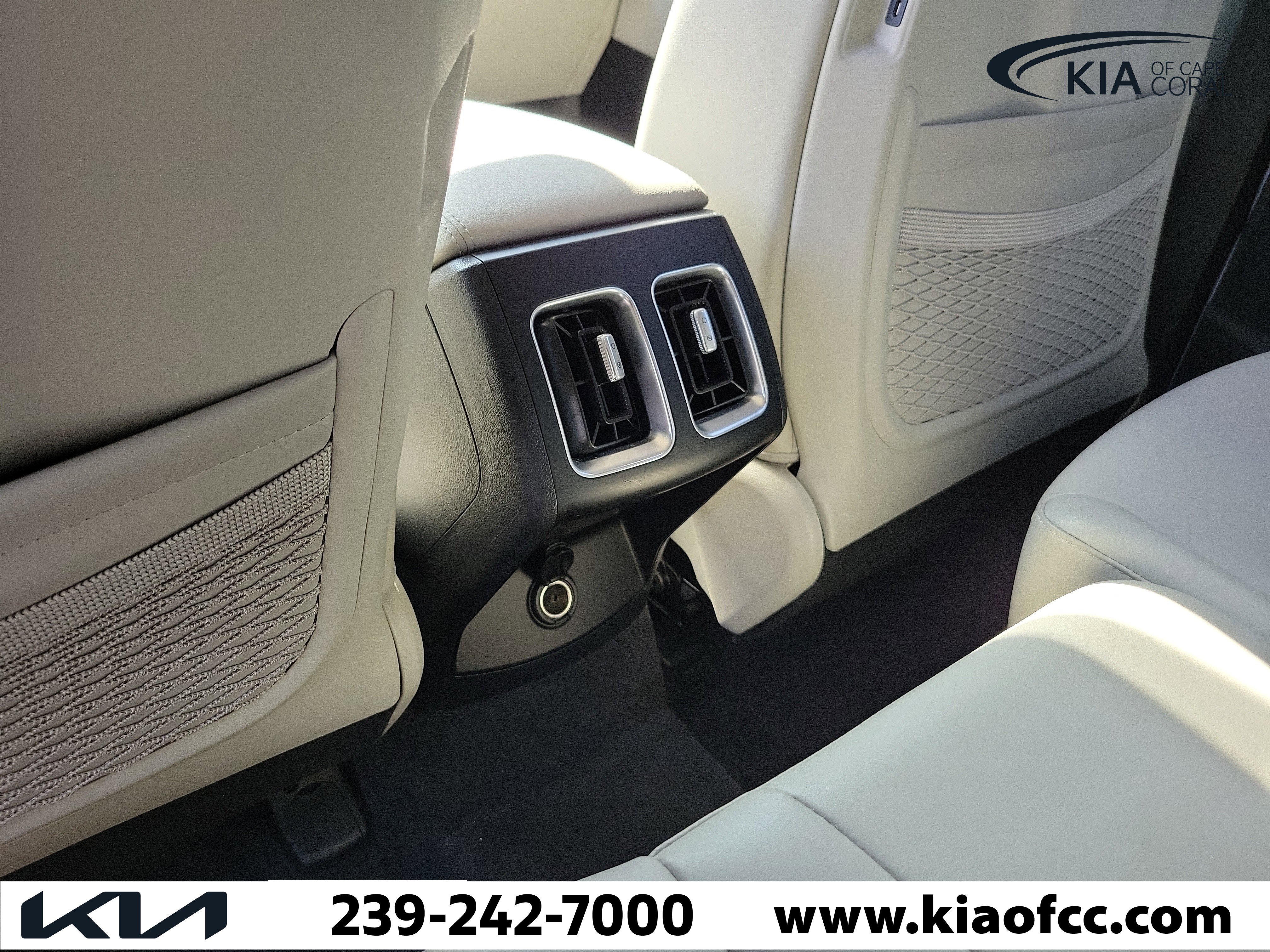 Certified 2024 Kia Sorento S w/ Panoramic Sunroof Package FWD image 14
