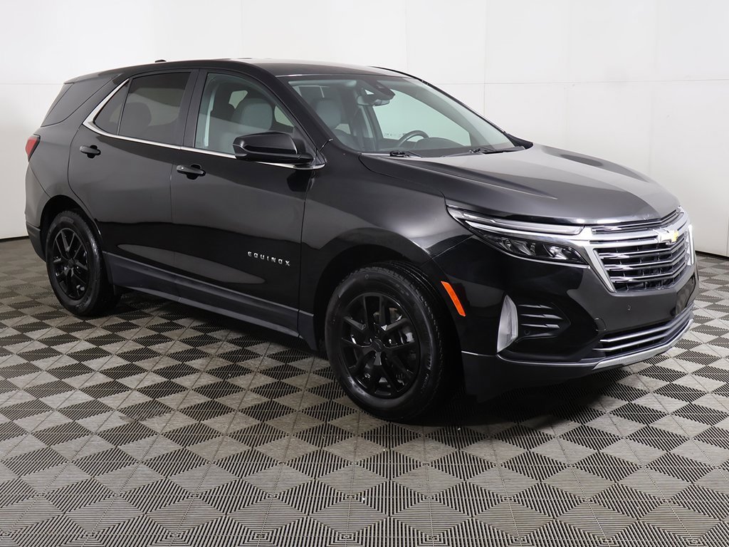 Used 2024 Chevrolet Equinox LT image 2