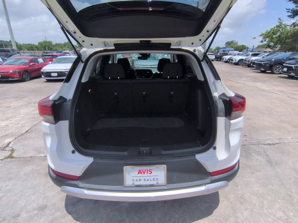 Used 2025 Chevrolet TrailBlazer LT AWD/4WD image 28