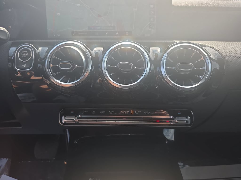 Used 2023 Mercedes-Benz CLA 250 4MATIC w/ Premium Package image 24
