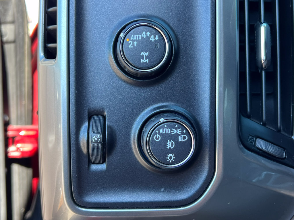 Used 2018 Chevrolet Silverado 1500 LTZ w/ Sport Package AWD/4WD image 25