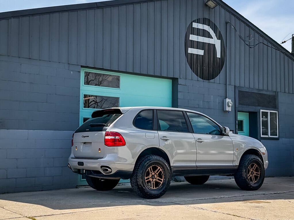 Used 2010 Porsche Cayenne AWD/4WD image 9