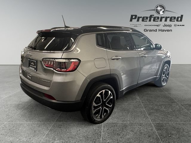 Used 2023 Jeep Compass Limited AWD/4WD image 19