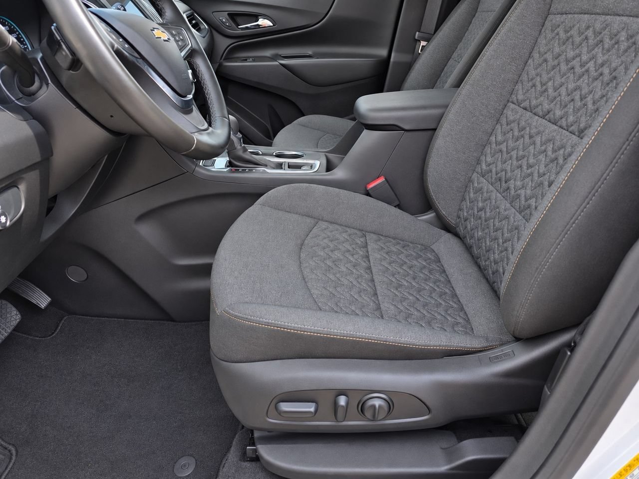 Certified 2024 Chevrolet Equinox LT AWD/4WD image 15