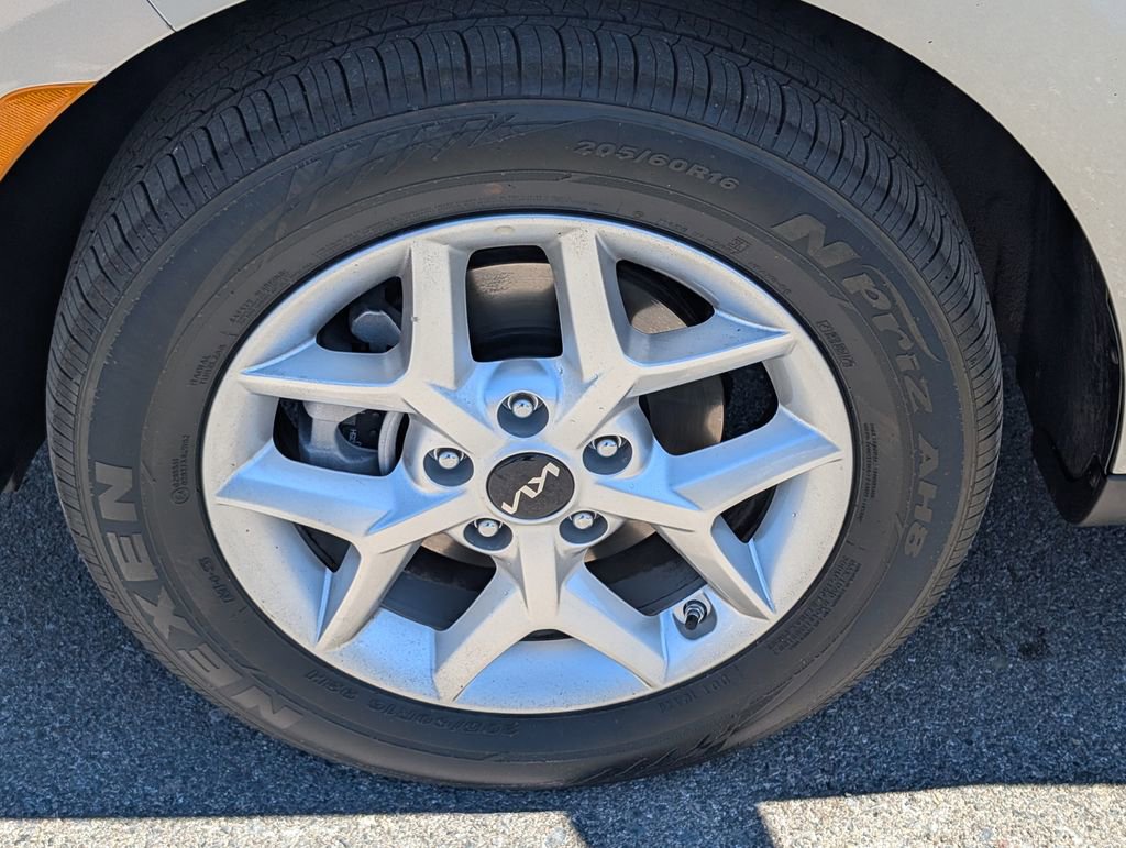 Used 2025 Kia Soul LX w/ LX Technology Package FWD image 23