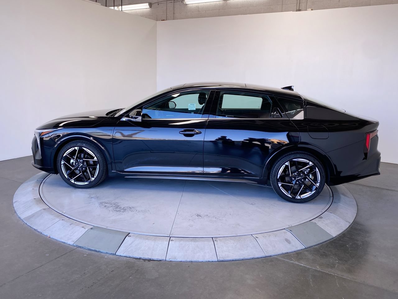 Certified 2026 Kia K4 GT-Line w/ GT-Line Sunroof Package FWD image 2
