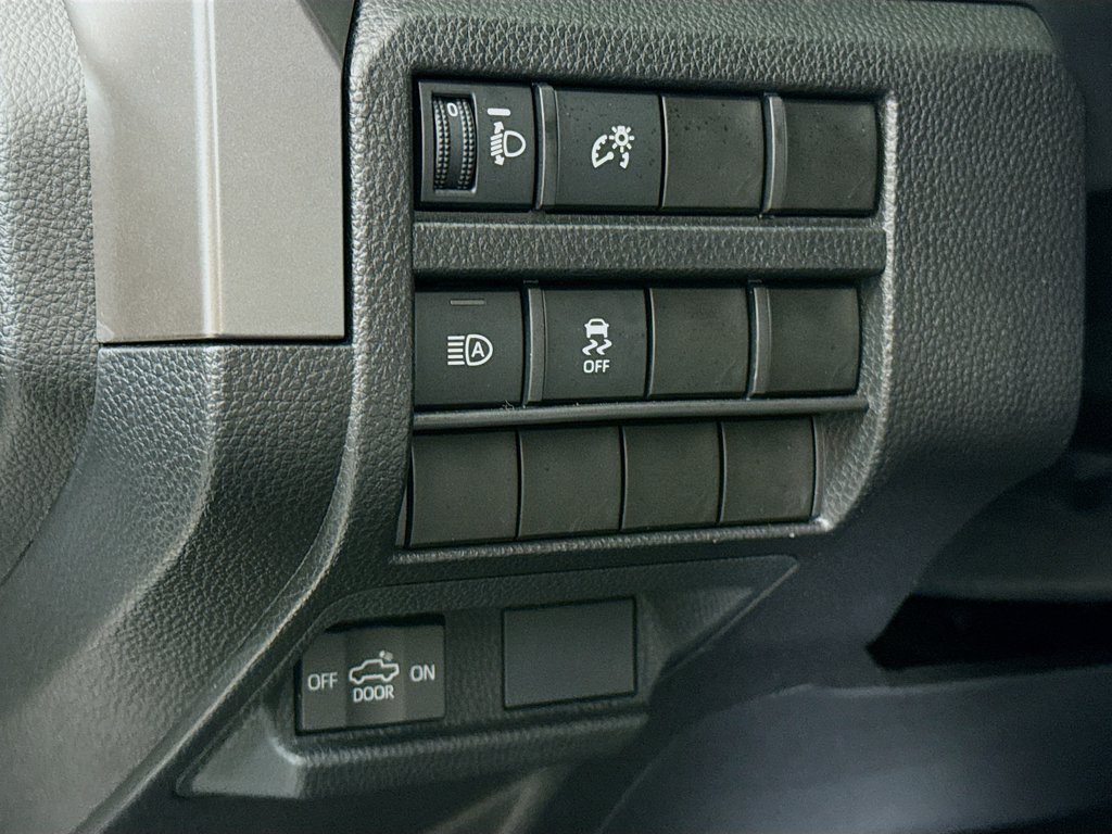 Used 2025 Toyota Tacoma TRD Off-Road AWD/4WD image 21
