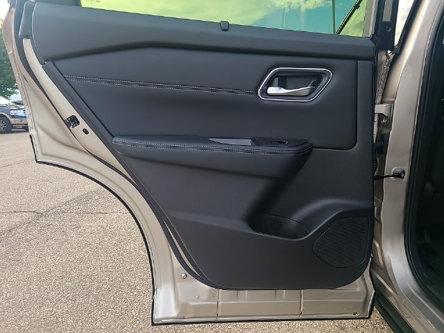 New 2026 Nissan Rogue Platinum AWD/4WD image 23
