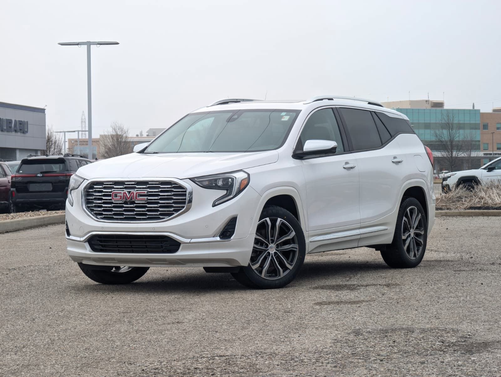 Used 2020 GMC Terrain Denali w/ Denali Premium Package AWD/4WD image 1