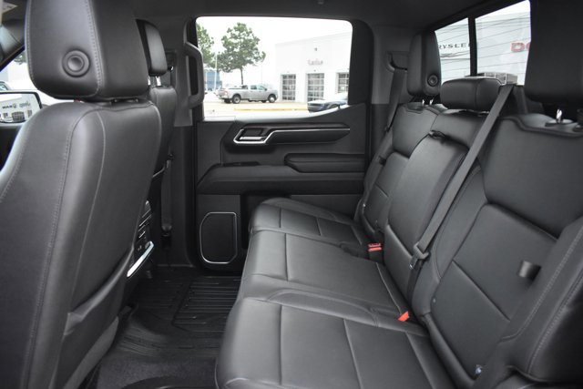 Used 2023 GMC Sierra 1500 SLT image 18