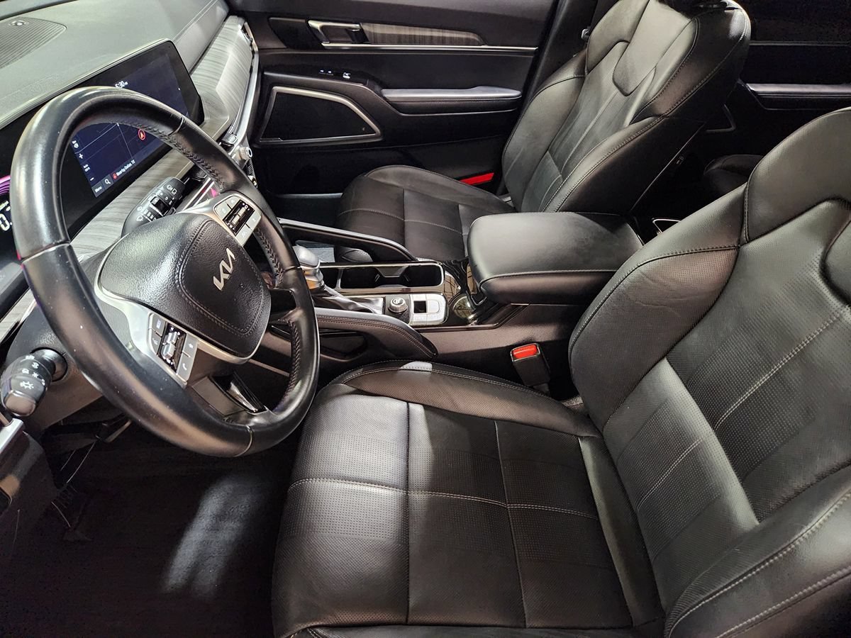 Used 2024 Kia Telluride EX w/ EX Captain's Chair Package FWD image 29