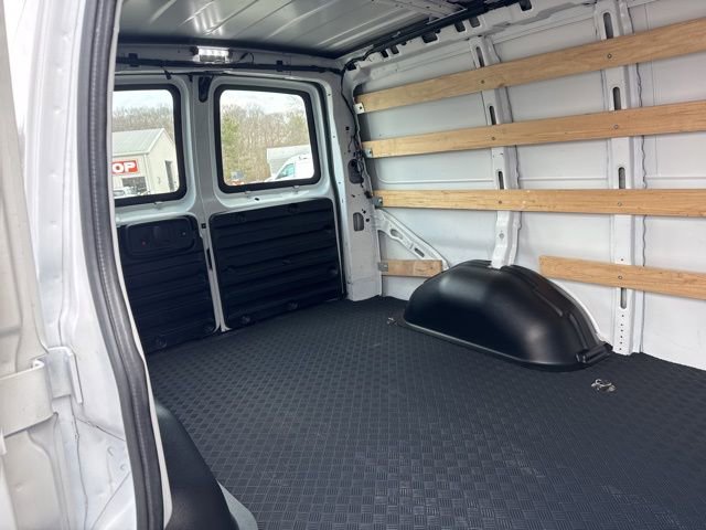 Used 2024 Chevrolet Express 2500 w/ Driver Convenience Package image 17