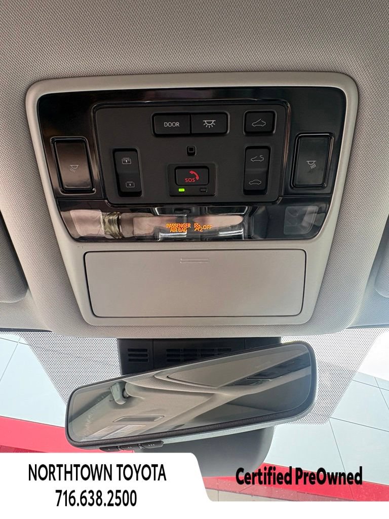 Used 2025 Toyota Grand Highlander AWD image 30