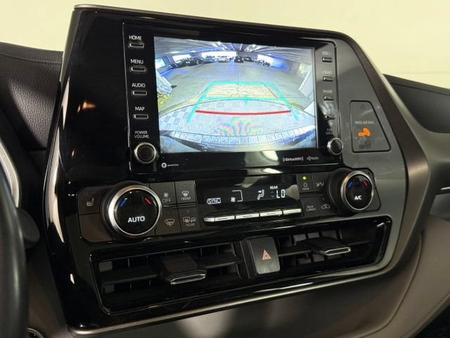 Used 2022 Toyota Highlander XLE FWD image 24