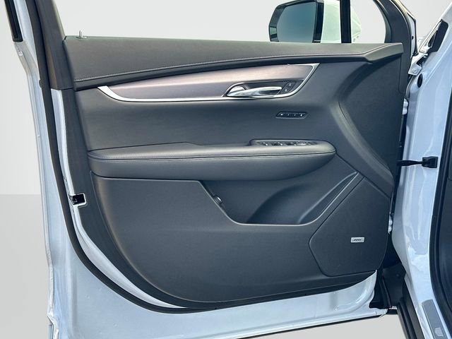 Used 2025 Cadillac XT6 Luxury image 13