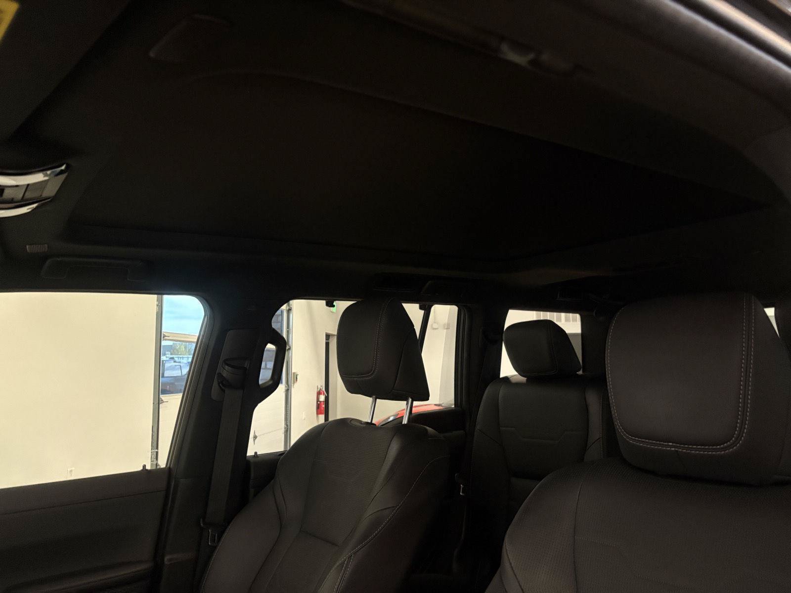 Used 2025 Lexus GX 550 w/ Accessory Package (2T) AWD/4WD image 19