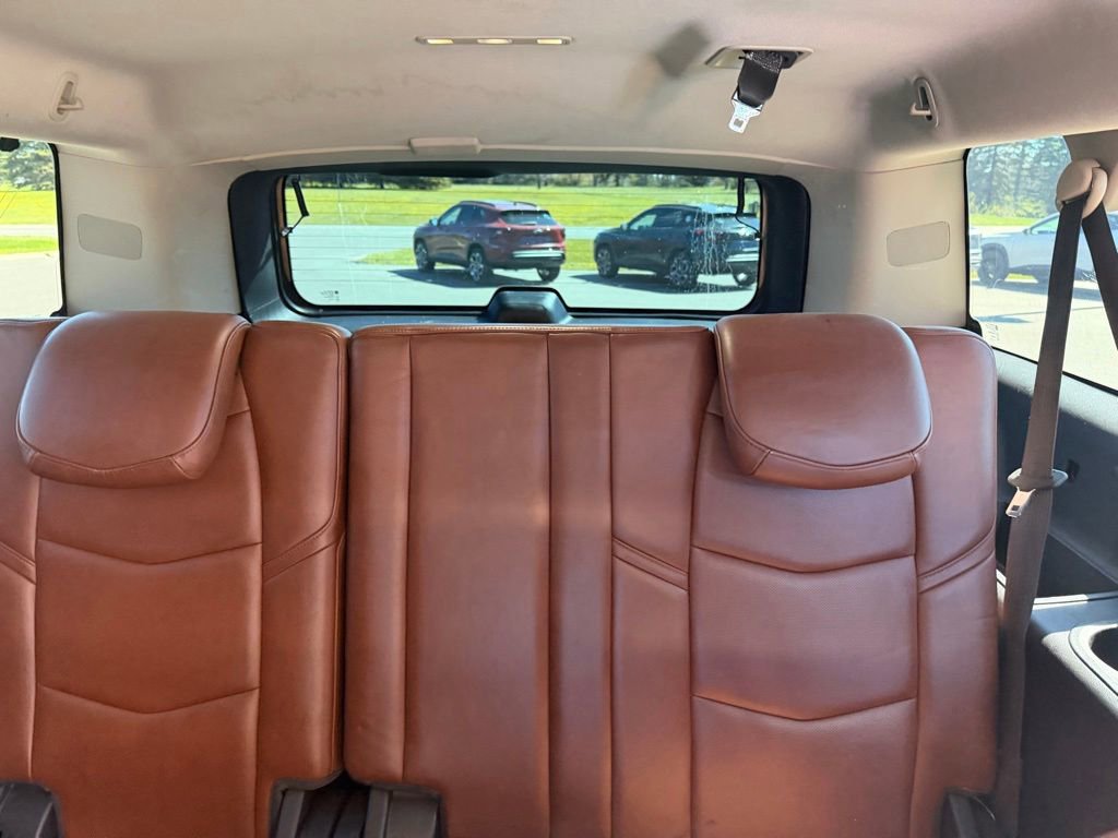 Used 2018 Cadillac Escalade ESV Premium Luxury w/ LPO, Radiant Package AWD/4WD image 7